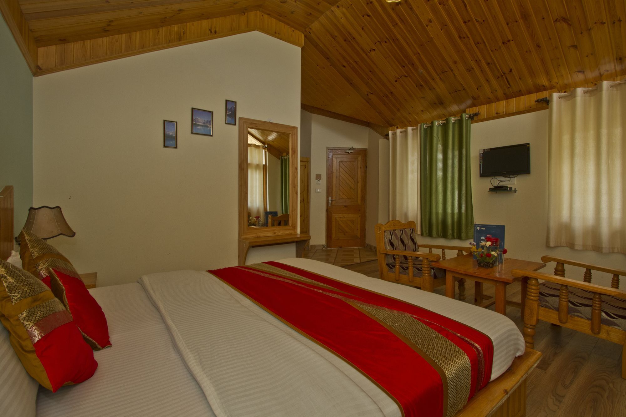 Hotel Mountain Face Manāli Exterior foto