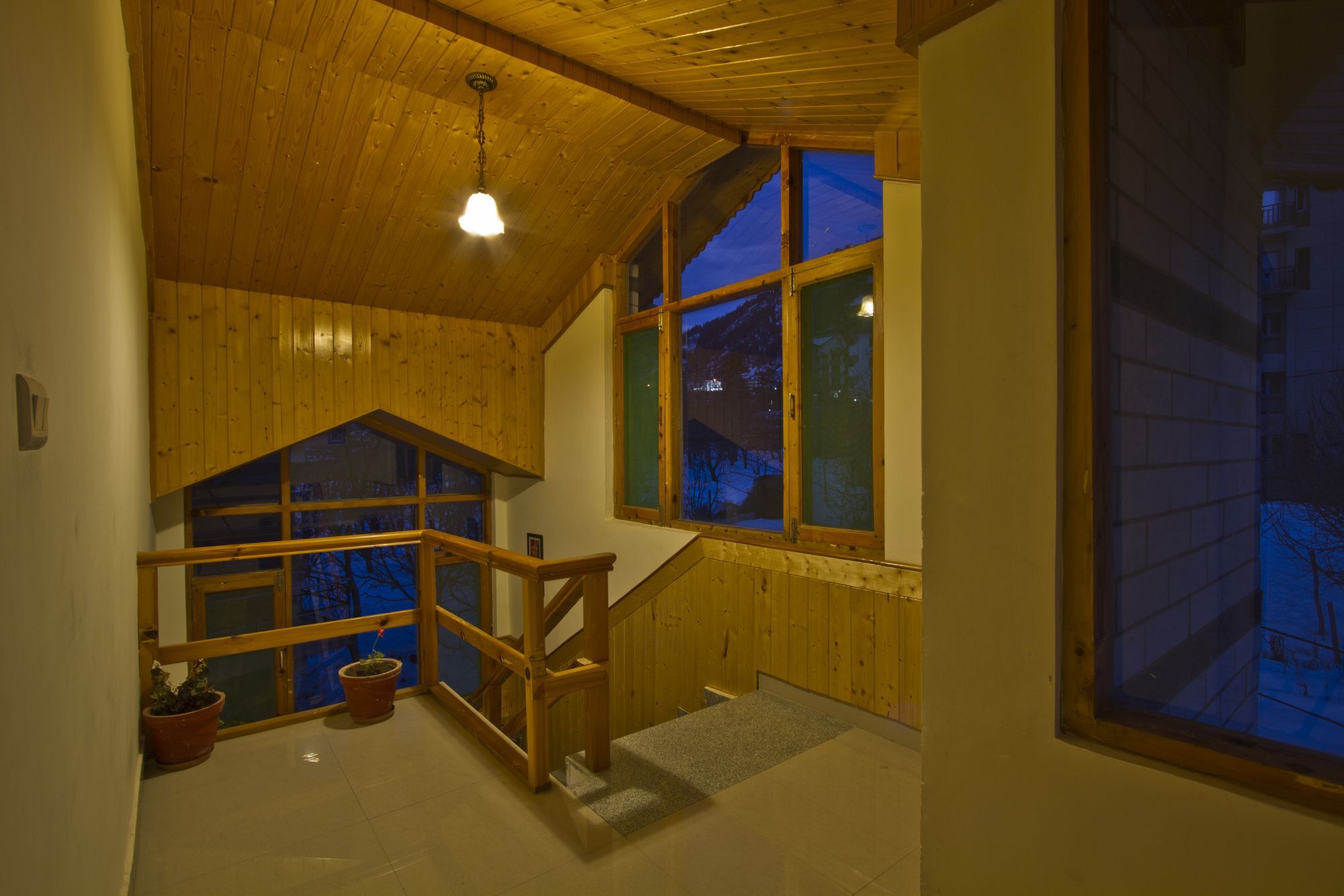 Hotel Mountain Face Manāli Exterior foto